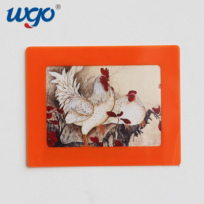 ISO9001 Yeniden Yapıştırılabilir Duvara Monte Fotoğraf Çerçeveleri 2.5x3.5 İnç Boyutu Özelleştirilmiş